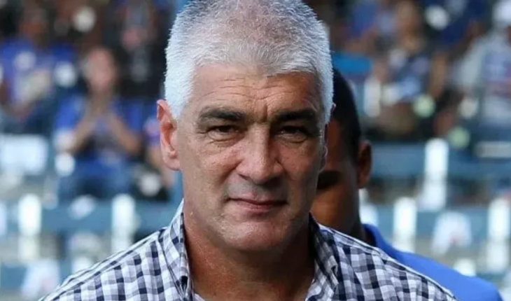 Omar De Felippe es el principal candidato para asumir el cargo de entrenador de Independiente