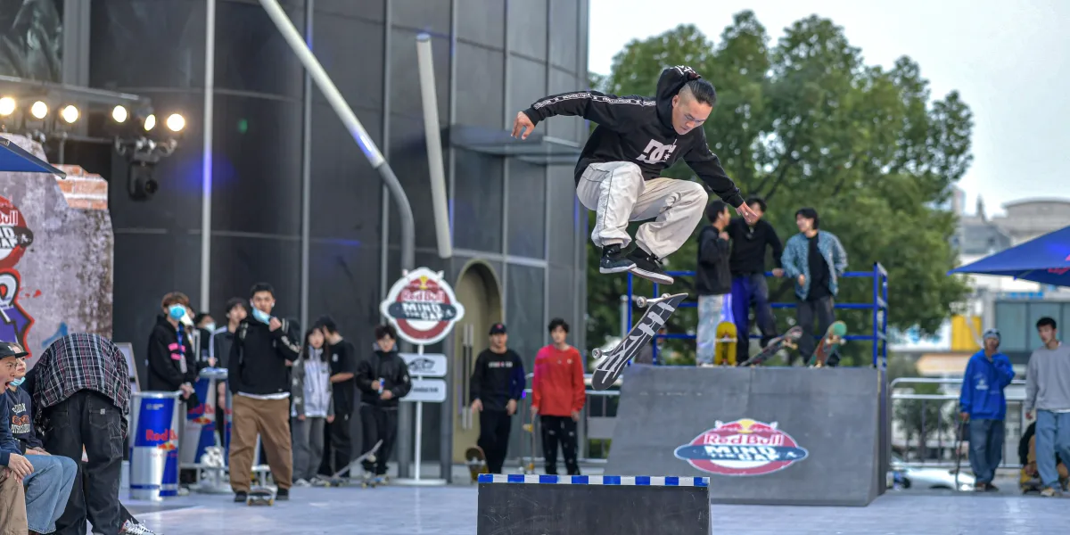 This Sunday will take place the final of "Red Bull Mind The Gap"