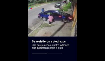 Video: SE RESISTIERON A PIEDRAZOS I Una pareja echó a cuatro ladrones que quisieron robarle el auto