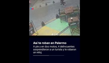 Video: VIOLENTO ASALTO A UN TURISTA EN PALERMO: lo tiraron al piso para robarle el reloj