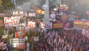 Día del trabajador: el Frente de Izquierda Unidad realizó un acto en Plaza de Mayo