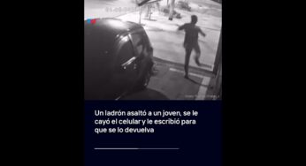 Video: Un ladrón asaltó a un joven, se le cayó el celular y le escribió para que se lo devuelva I #Shorts