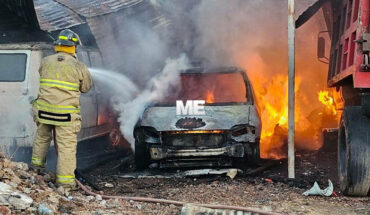 Se incendian autos en estacionamiento en la zona Centro de Zamora