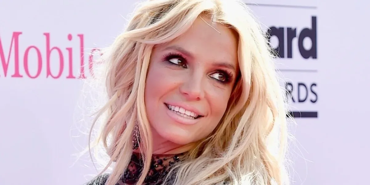 Britney Spears lanzará su libro "The Woman in Me" donde contará su verdad y recuerdos de su ascenso como estrella musical