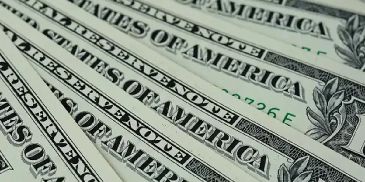 El dólar blue trepa hasta los $527 y alcanza un nuevo récord