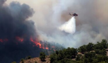 Grecia: a la ola de calor se suman los incendios que generó miles de evacuados