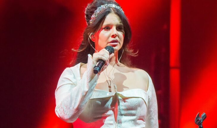 Lana Del Rey finalmente cantó una de las canciones favoritas de los fans — Rock&Pop