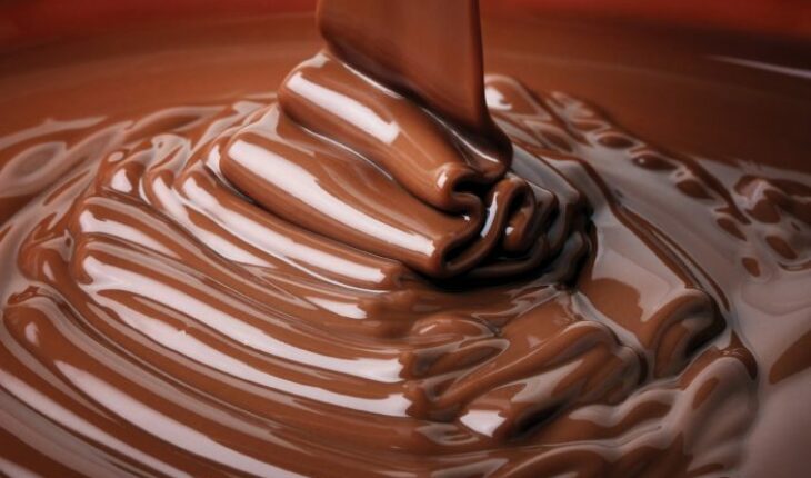¿Comer chocolate hace que te salgan granos?