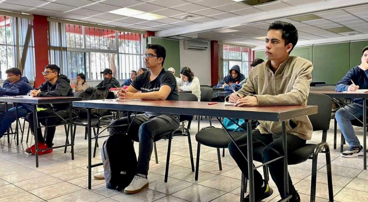 Acercar oferta académica a 70 municipios repuntó matrícula estudiantil
