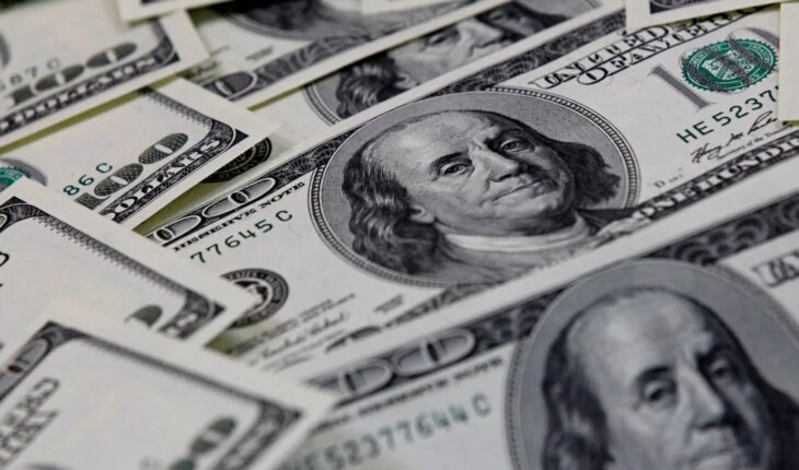 Cuánto estará el dólar y la inflación a fin de año según analistas internacionales