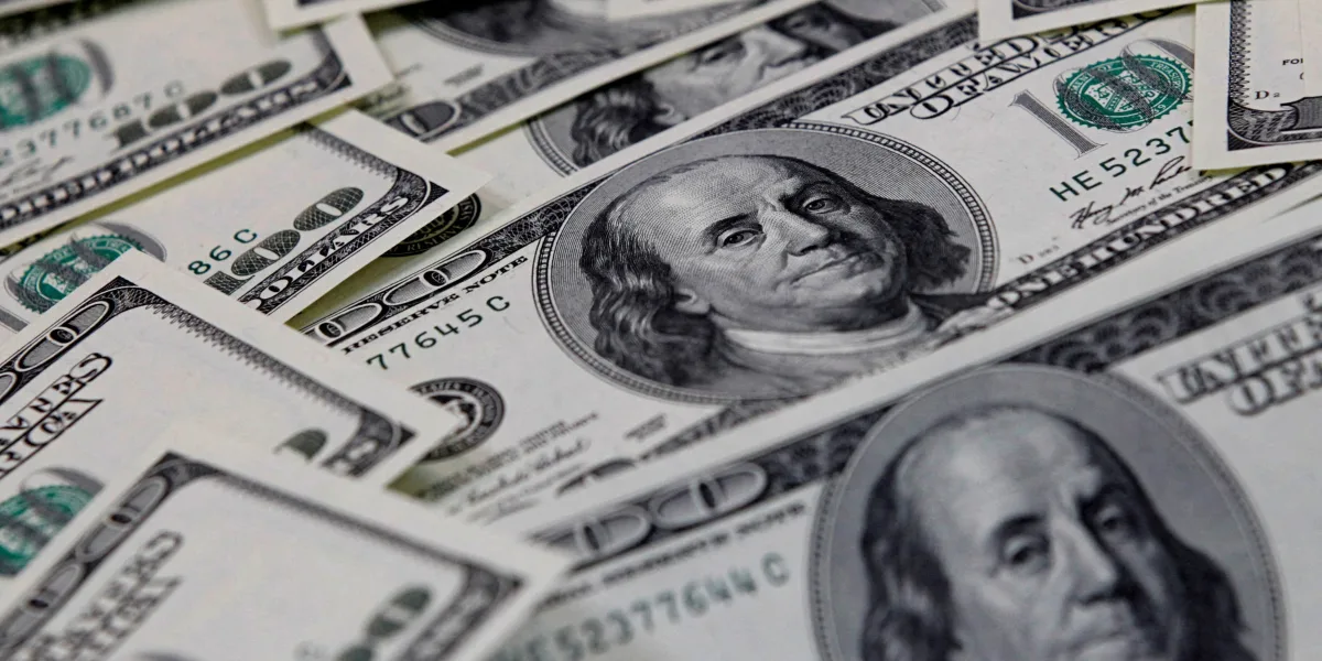 Cuánto estará el dólar y la inflación a fin de año según analistas internacionales