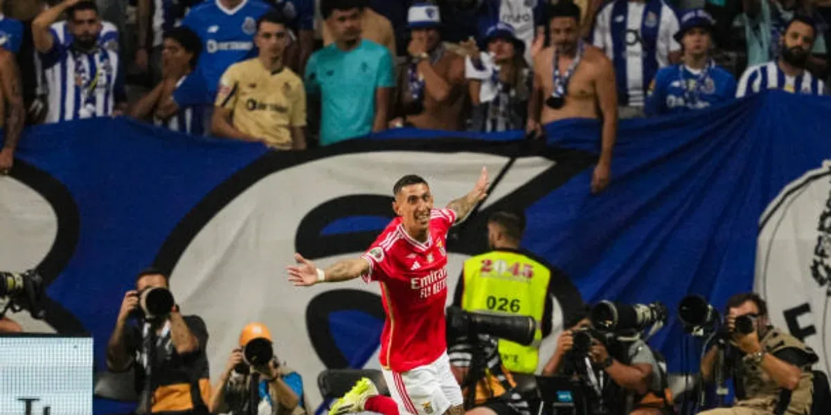 With the scoring contribution of Ángel Di María, Benfica beat Porto 2-0 and was consecrated in the Portuguese Super Cup