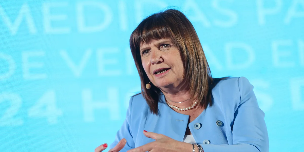 Bullrich presented his book "From one day to the other" with a message against Kirchnerism