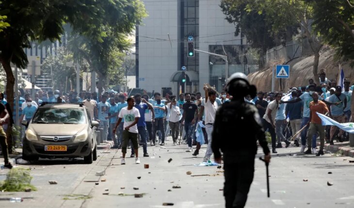 Israel: más de 100 heridos en protestas de eritreos