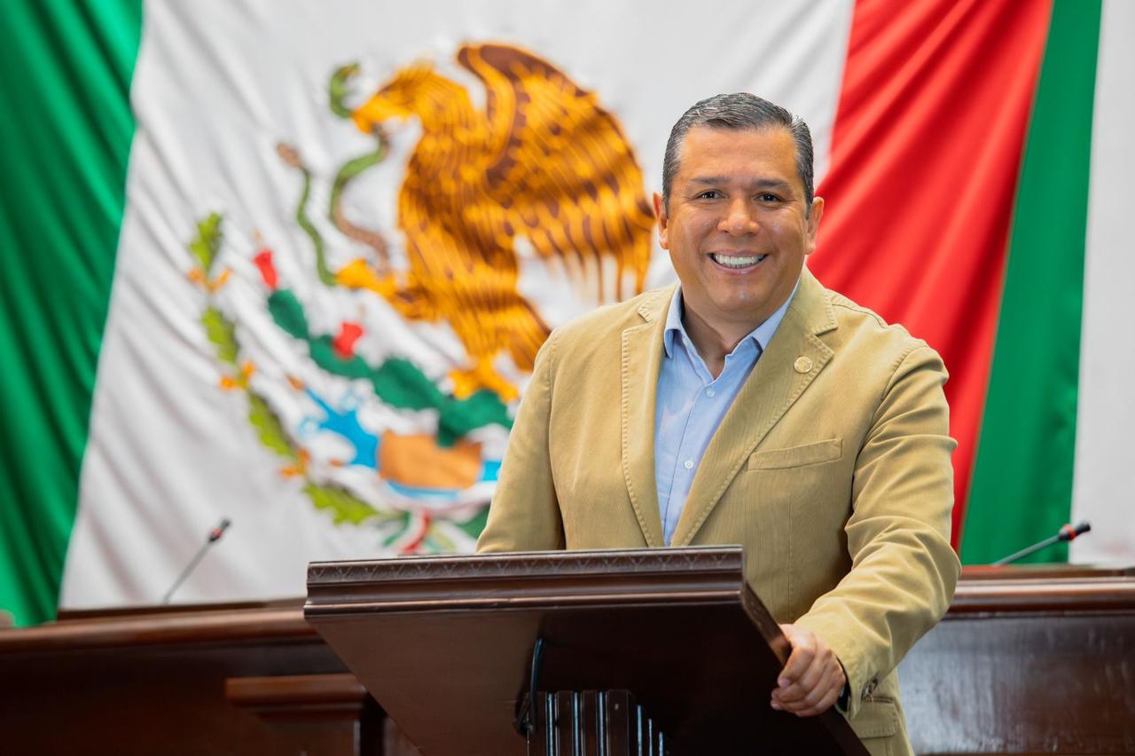 Juan Carlos Barragán entregó al pueblo de Michoacán su Segundo Informe Legislativo