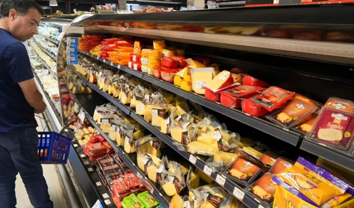 Sales in supermarkets fell 2.5% in July