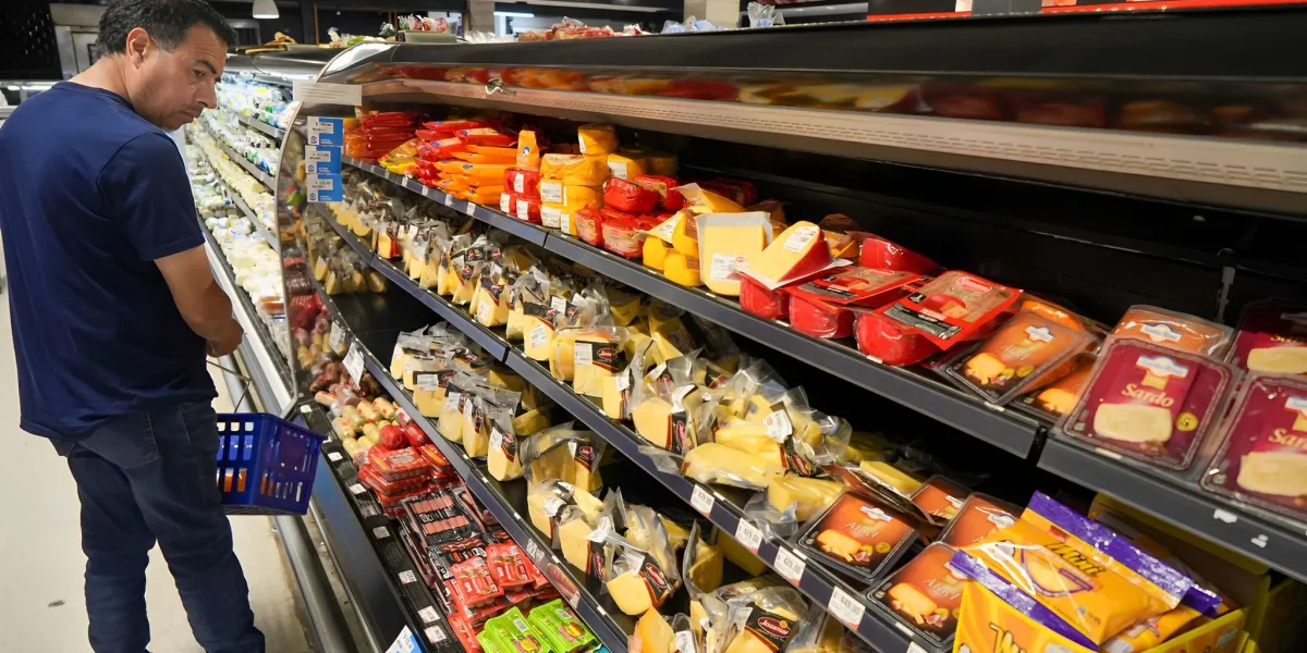 Sales in supermarkets fell 2.5% in July