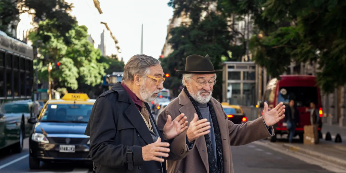 They present the trailer of "Nada": Luis Brandoni and Robert De Niro drink mate and walk through the Obelisk