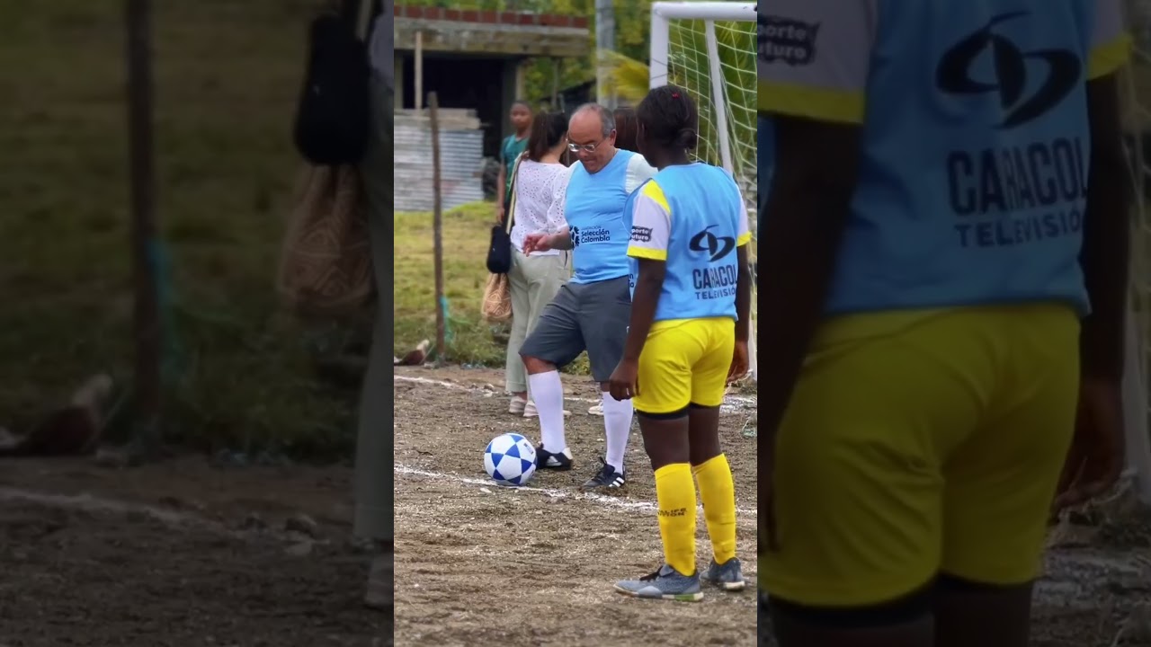¡El equipo de #ColombiaTeVeoBien jugó el partido de fútbol junto con la comunidad de Nuevo Quibdó!