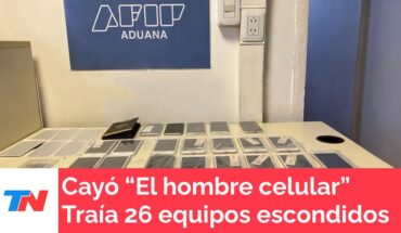 Video: Cayó “el hombre celular”: Tenía 26 iPhones pegados al cuerpo y lo detuvieron en la frontera