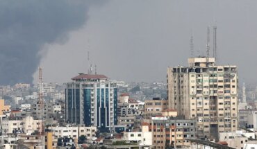 Israel orders total blockade of Gaza Strip