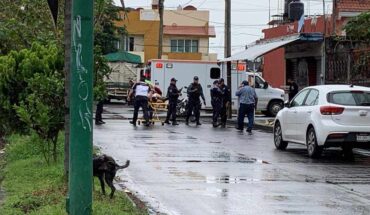 Pistoleros motorizados matan a un joven y hieren a mujer, en la colonia La Mora