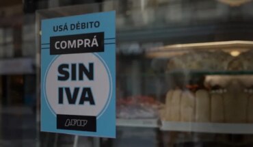 Trabajadores informales recibirán la devolución del IVA en compras de la canasta básica