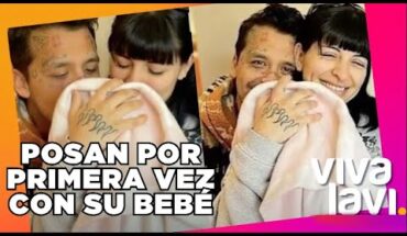 Video: Christian Nodal y Cazzu posan junto a su bebé | Vivalavi MX