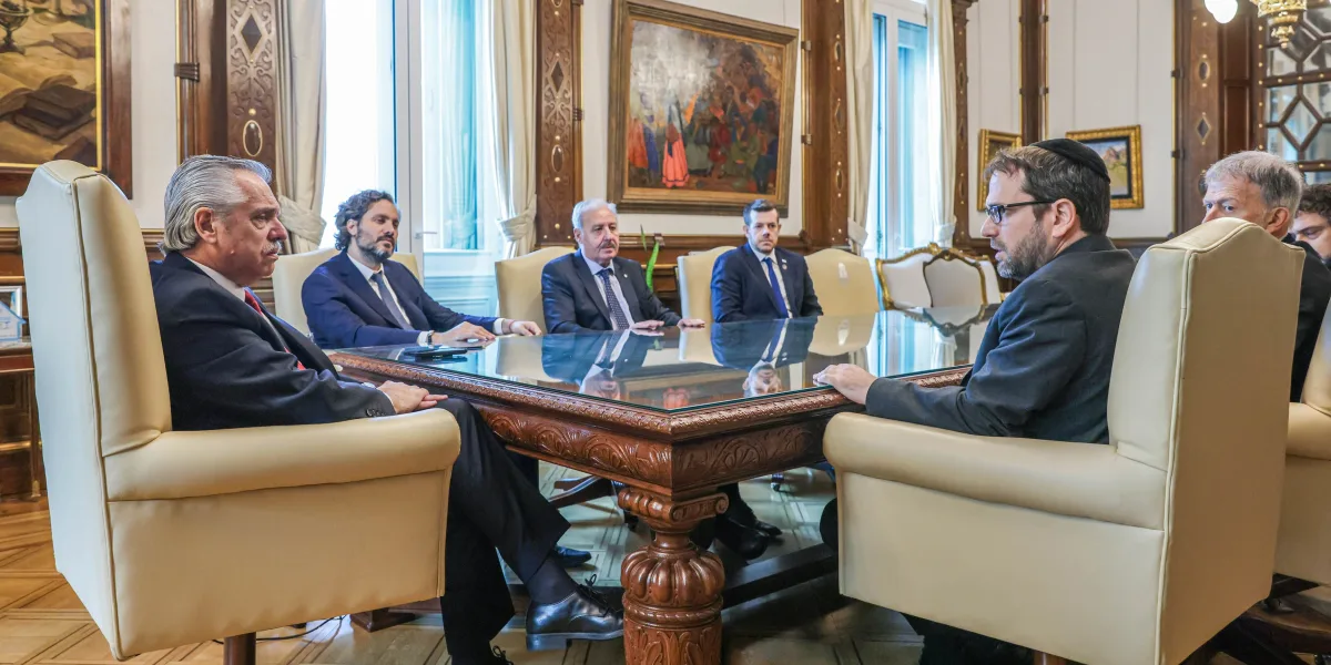 The president met with the DAIA after criticizing the Foreign Ministry's position