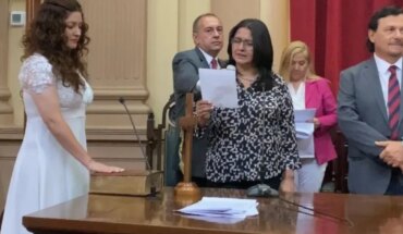 Una diputada a juró con un vestido de novia en la Legislatura de Salta: “Me caso con la gente”