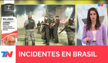 Video: INCIDENTES EN BRASIL I Represión de la policía a los hinchas de Boca