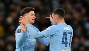 With a late goal from Julian Alvarez, Manchester City turned the score around and beat Leipzig in the Champions League
