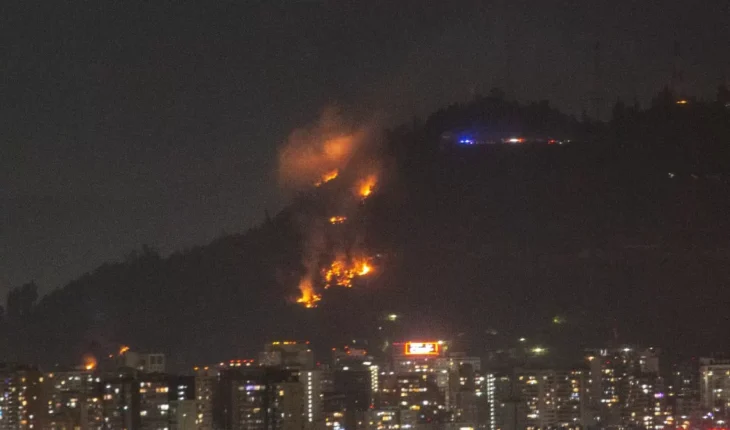 CONAF habla de posible intencionalidad en incendio en el cerro San Cristobal — Rock&Pop