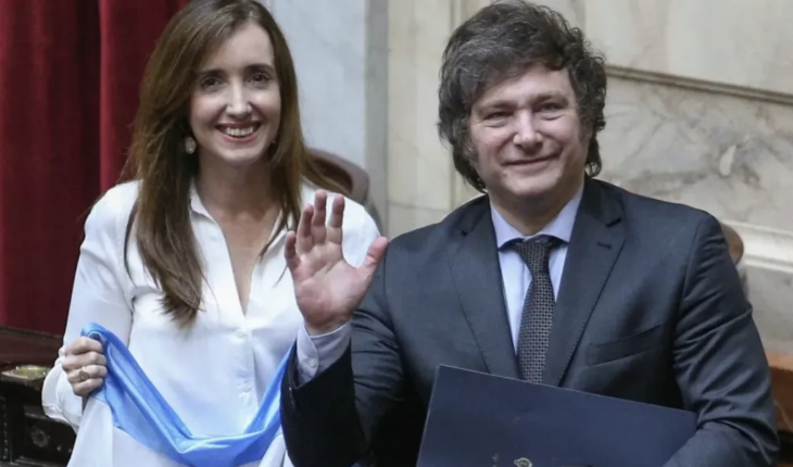 Cómo firmaron Javier Milei y Victoria Villarruel los Libros de Honor del Congreso