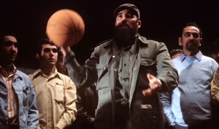 La vez que Fidel Castro jugó basquetbol en Iquique y las otras anécdotas del libro “Historia íntima de Chile” — Rock&Pop
