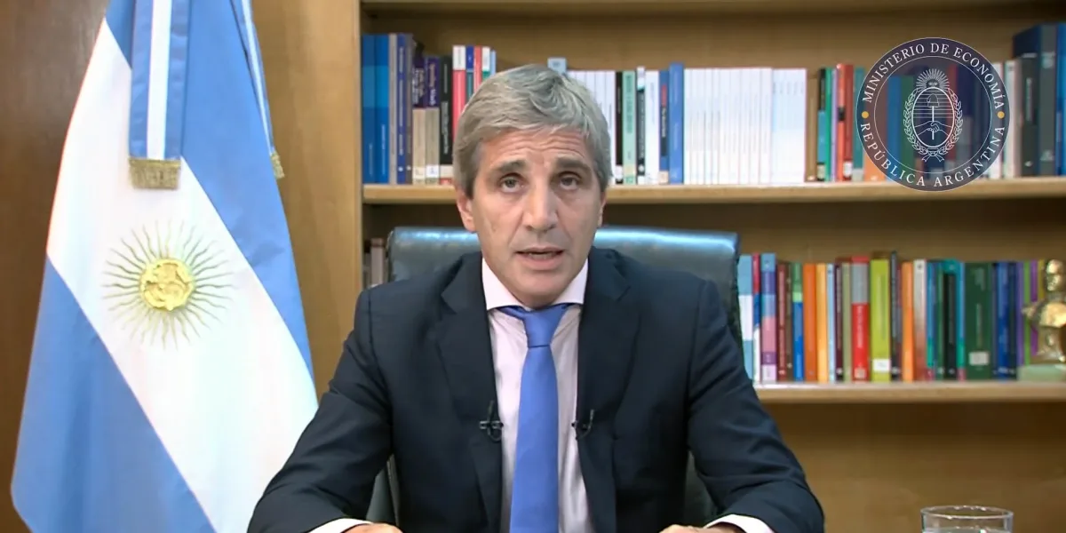 Luis Caputo announced new economic measures to avoid "hyperinflation"