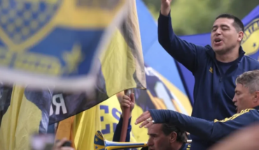 Riquelme spoke to the Boca fans who participated in the flag-raising: “We can’t let the club intervene in us”