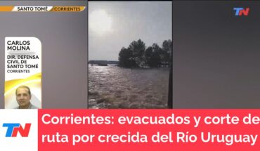 Video: CORRIENTES I Familias evacuadas y corte de ruta por la crecida del Río Uruguay