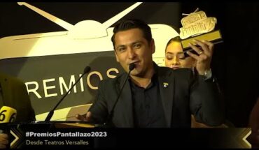 Video: Erik Solheim Rocha gana por imitar a la Lic. María Julia | Premios Pantallazo 2023