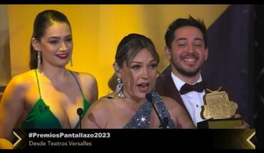 Video: Nataly sorprende con discurso en inglés | Premios Pantallazo 2023
