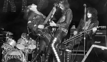 El día en el que Gene Simmons se quemó en un concierto de Kiss — Rock&Pop
