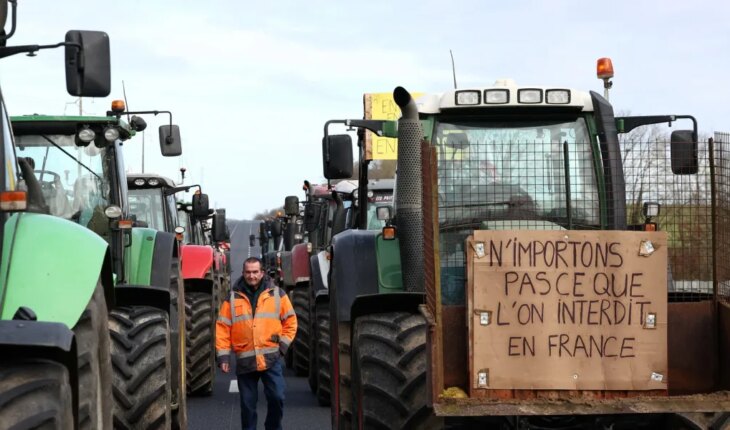 France: Farmers to close roads around Paris