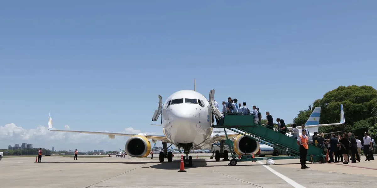 Lanzan vuelos low cost hacia Mar del Plata desde Aeroparque: con pasajes más económicos que los de micro