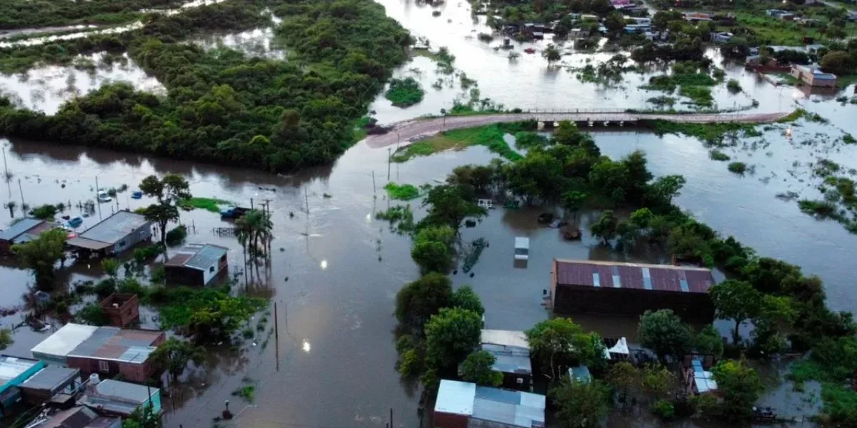 Más de 300 personas han sido evacuadas en Corrientes por el fuerte temporal