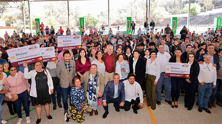 Bedolla delivers The School is Ours cards; They total 5,600 million pesos – MonitorExpresso.com