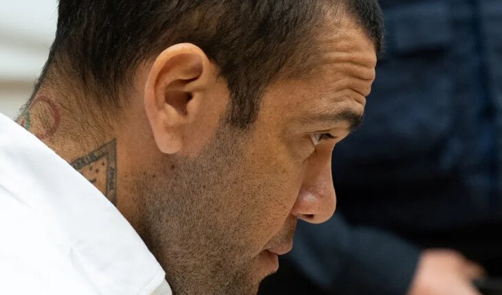 Daniel Alves fue condenado a cuatro años y medio de prisión por abuso sexual