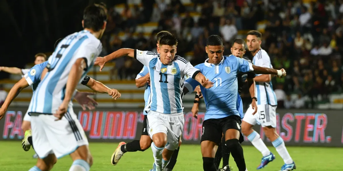 La Selección Argentina Sub 23 empató con Uruguay y accedió a la fase final del Preolímpico como líder de su grupo
