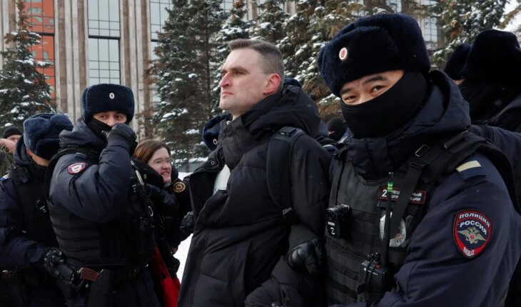 Rusia: más de 200 detenidos en las manifestaciones por la muerte de Navalny