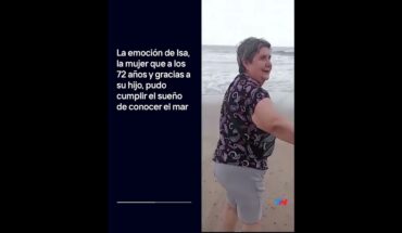 Video: La emoción de Isa, la mujer que a los 72 años y gracias a su hijo pudo conocer el mar I #Shorts
