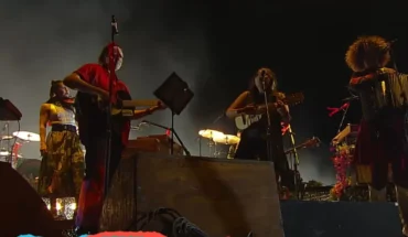 Arcade Fire y Javiera Parra se unieron en emocionante versión de “Gracias a la Vida” en Lollapalooza Chile — Rock&Pop